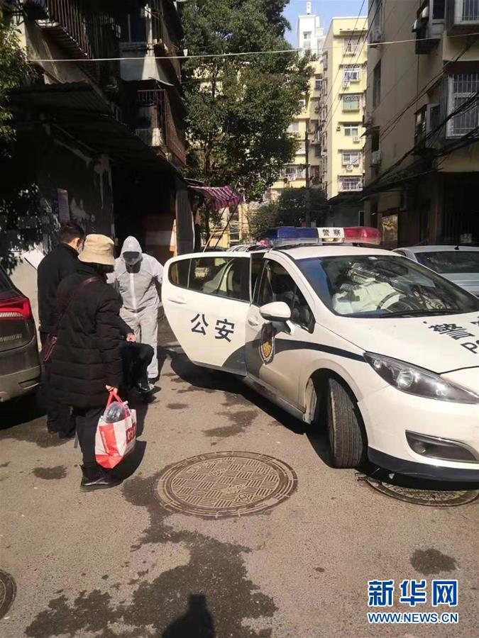 （習(xí)近平致敬的戰(zhàn)“疫”英雄·公安干警篇·圖文互動(dòng)）（5）他們，抗疫一線鑄警魂