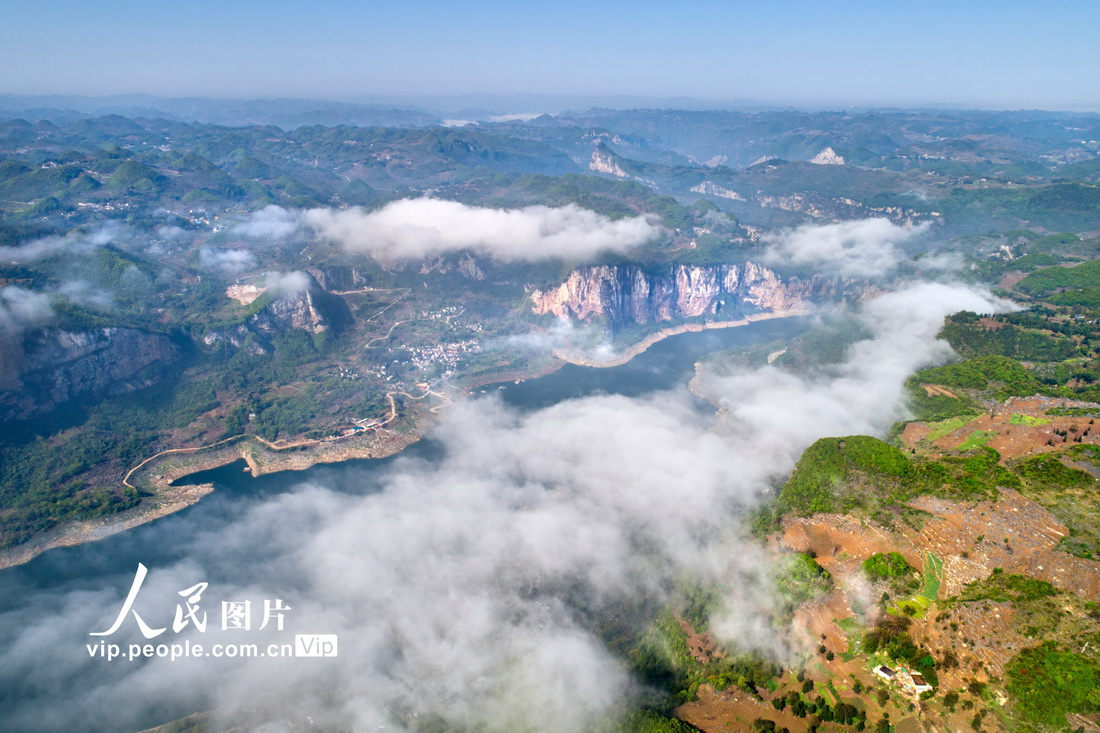 2022年4月3日拍攝的貴州省黔西市新仁苗族鄉(xiāng)境內(nèi)的烏江一級支流六沖河。